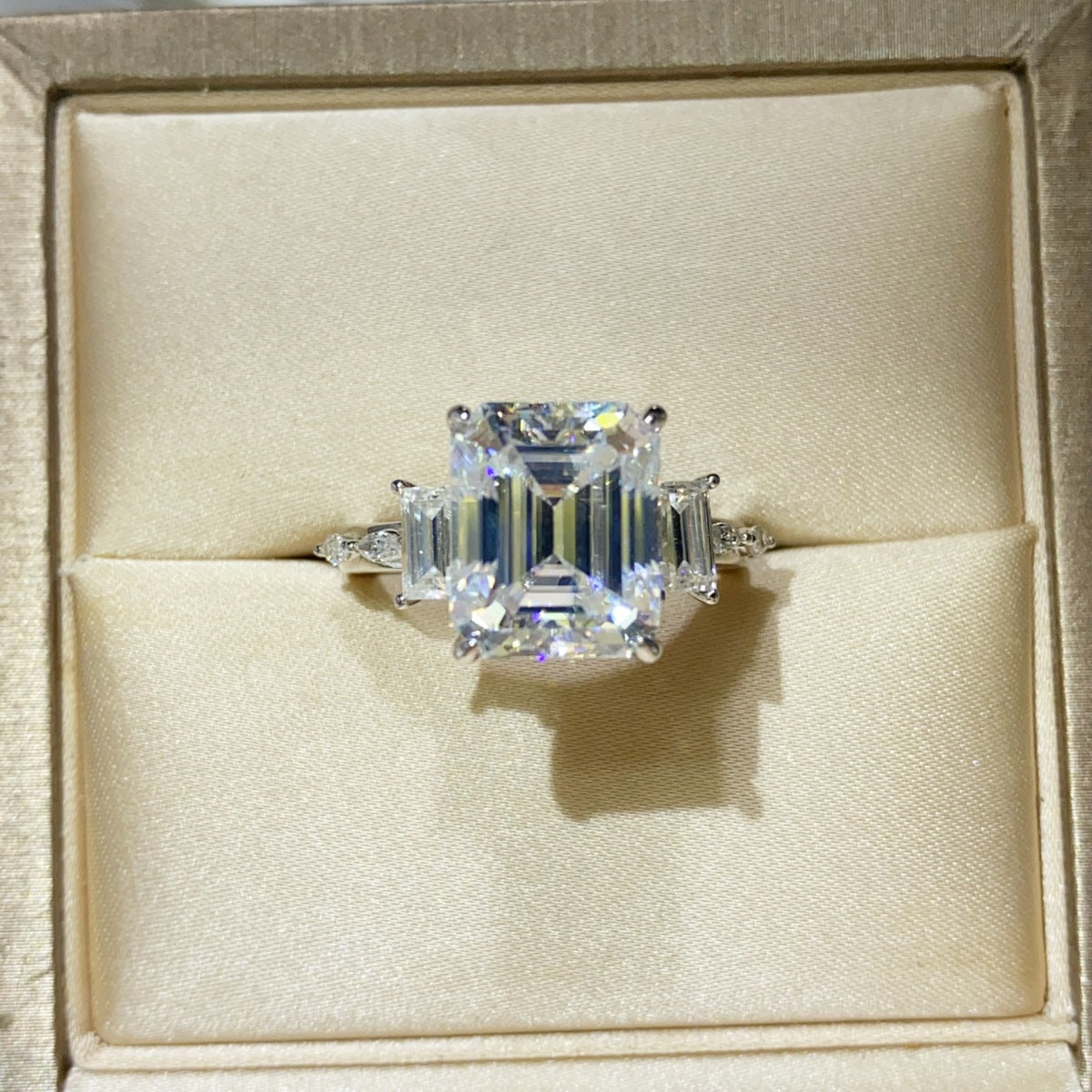 2eda15fb-909b-4fdc-9088-9c2b6866eac0-Max